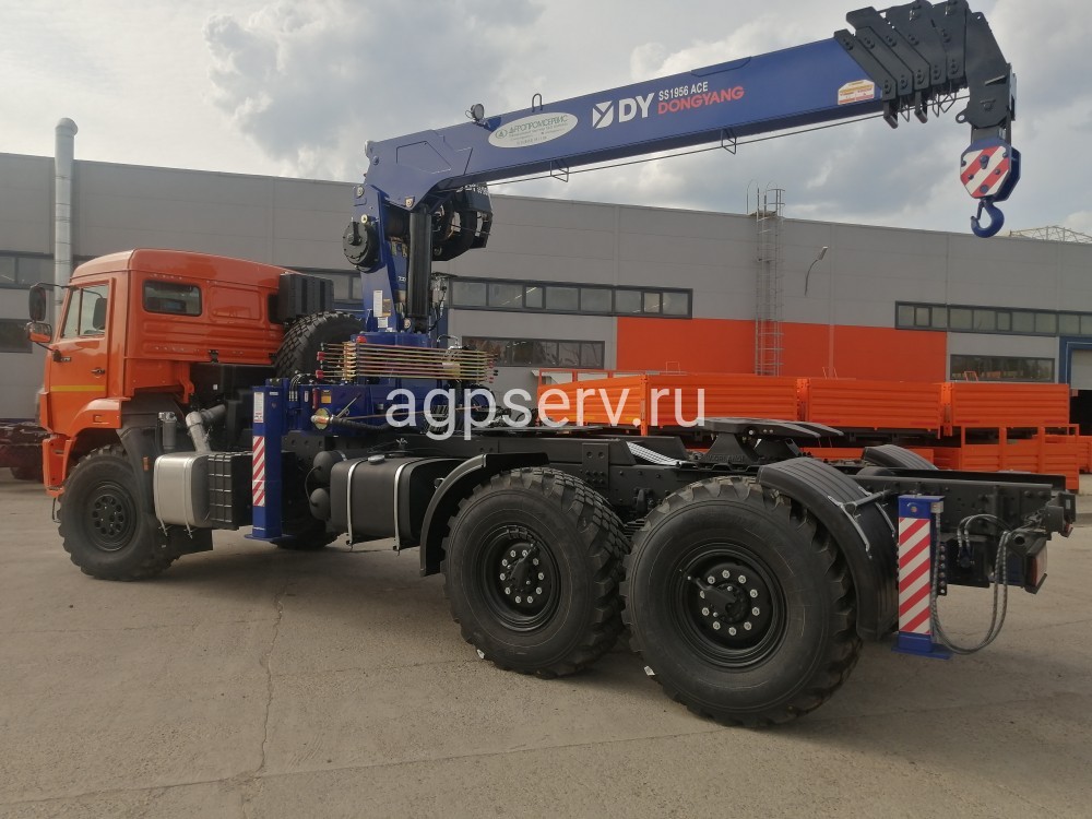 Автомобиль- тягач седельный 438242-02 на шасси КАМАЗ 43118-73094-50 с КМУ DONG YANG SS 1956